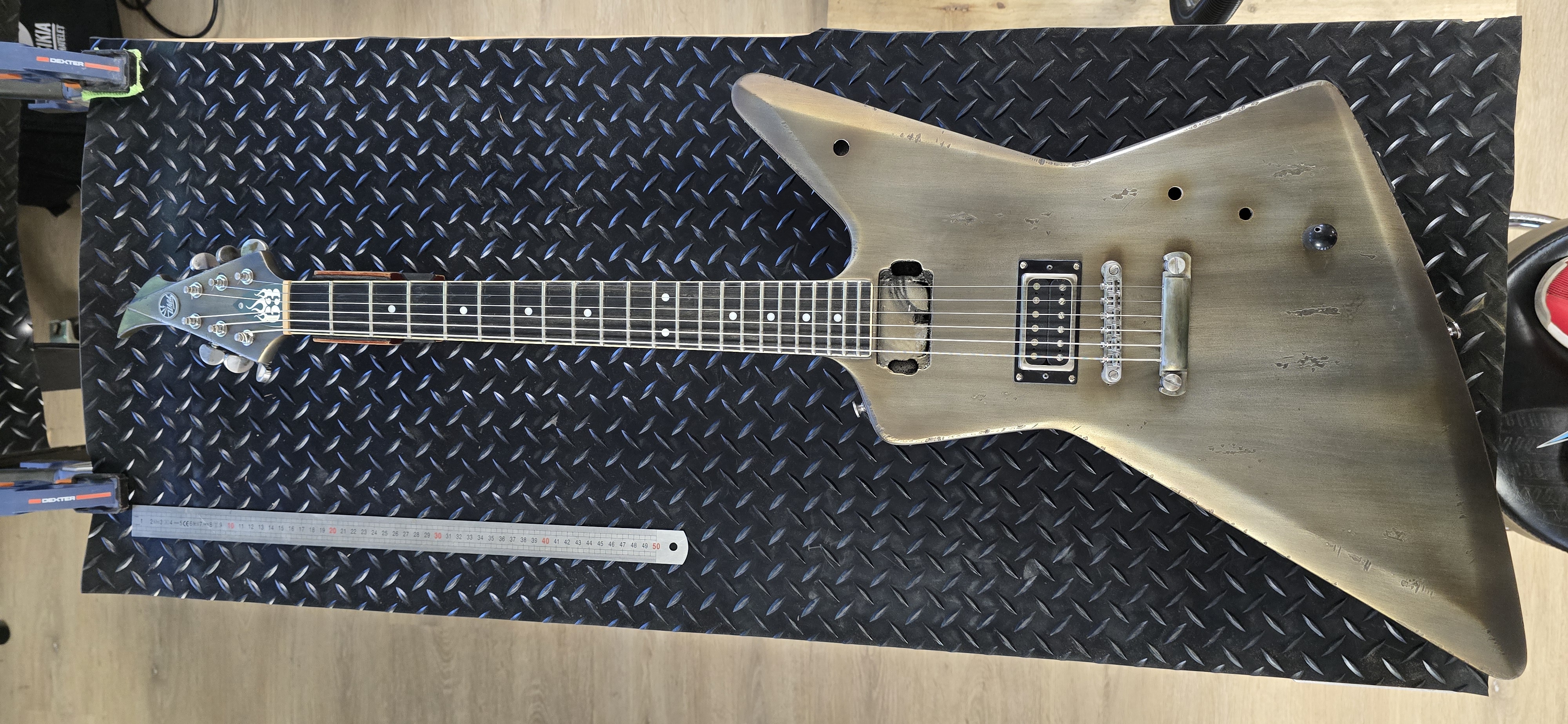 Wild Customs "63" Explorer – L'Arme Fatale du Rock'n'Roll - RARE !!!