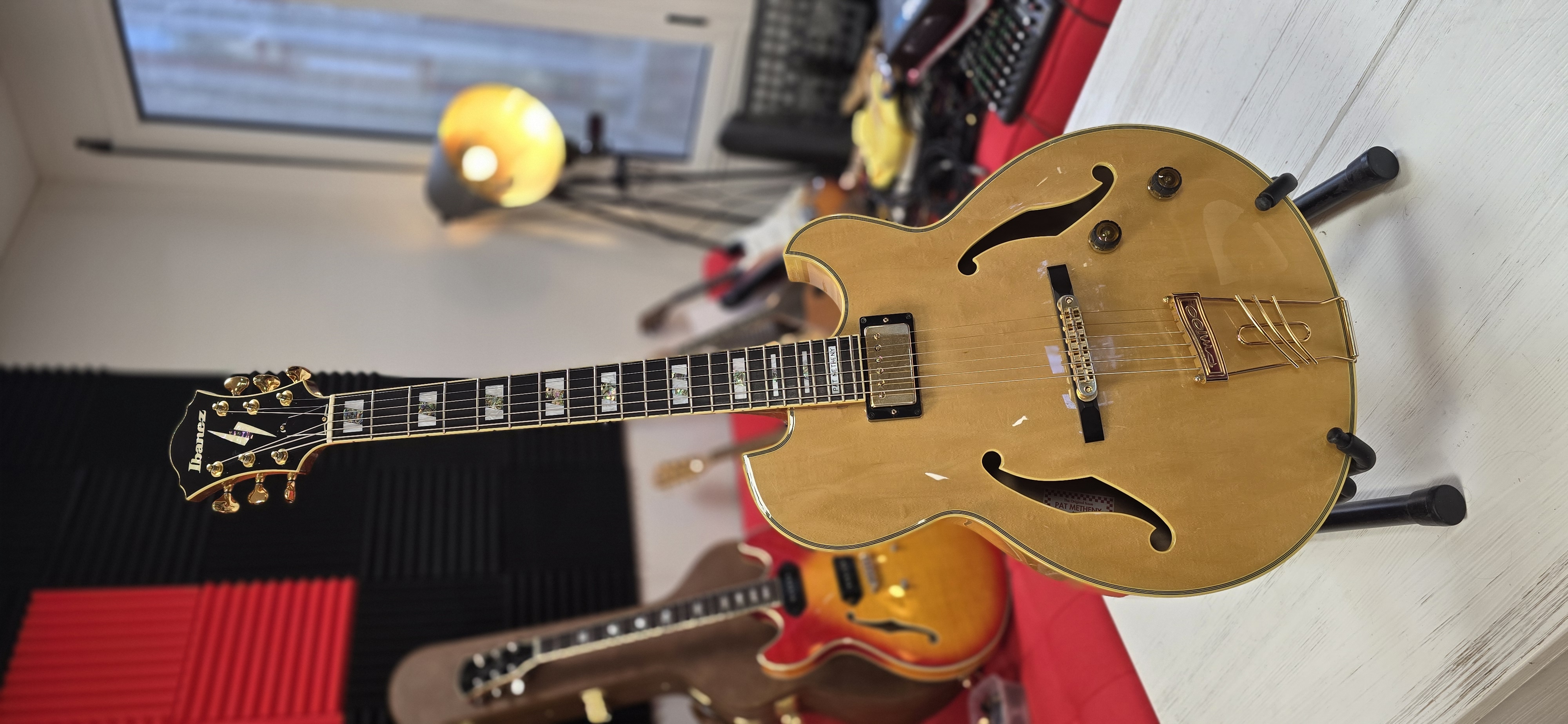 Les Guitares Archtop, Hollow Body & demi-caisses
